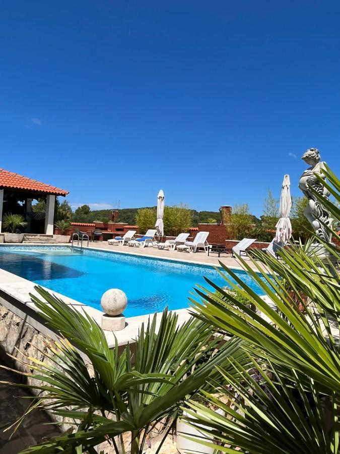 Gorana Apartman With Swimming Pool Appartement Jelsa  Buitenkant foto